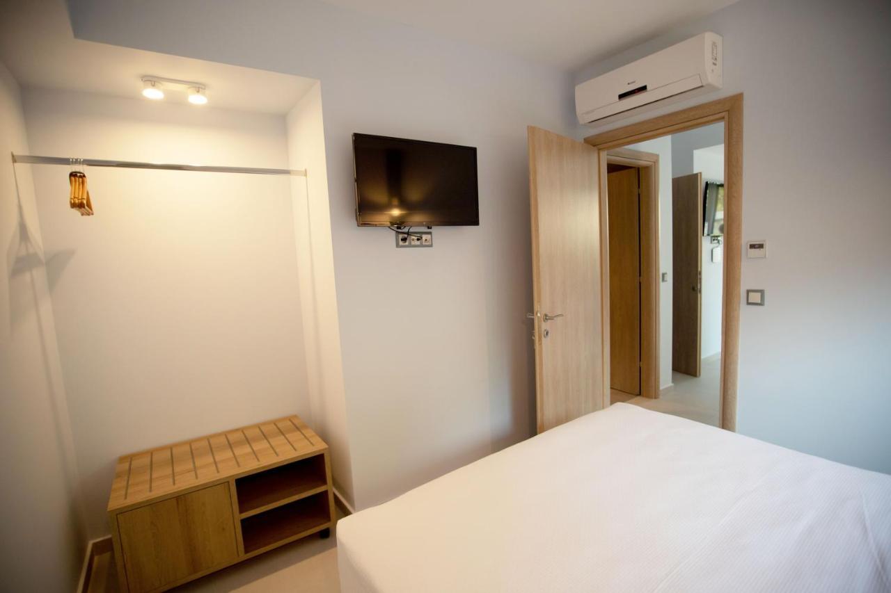 8 Boutique Suites Nea Poteidaia Exterior foto